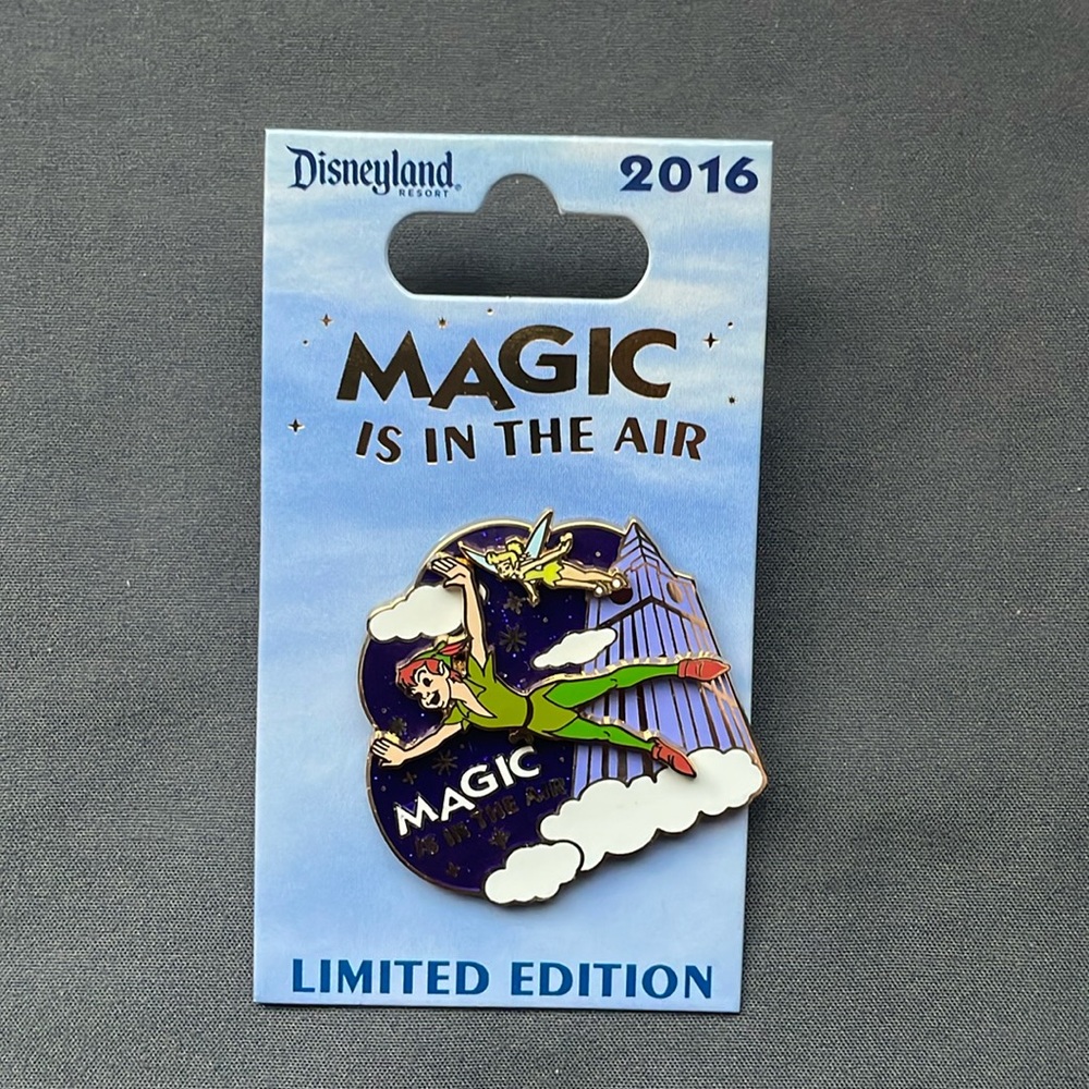 DLR PETER PAN & TINKER BELL- MAGIC is in the AIR 2016 SERIES LE SLIDER Pin